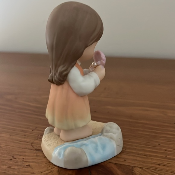 Precious Moment Enesco 1999 The Great Pearl Figurine - Picture 6 of 9
